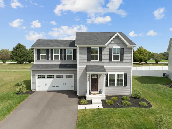749 E Meadowdale Cir, Hampshire, IL 60140