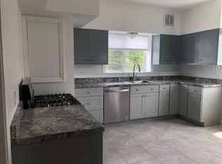 409 Mulberry St APT 1, Coraopolis, PA 15108