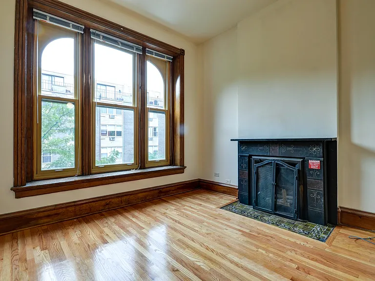 2247 N Lincoln Ave #2 — Photo 1