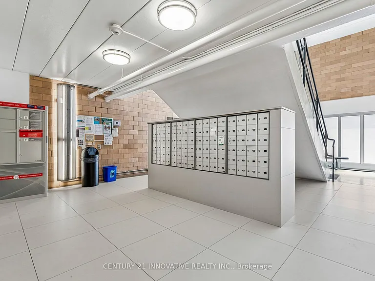 160 Baldwin St #420 — Photo 3