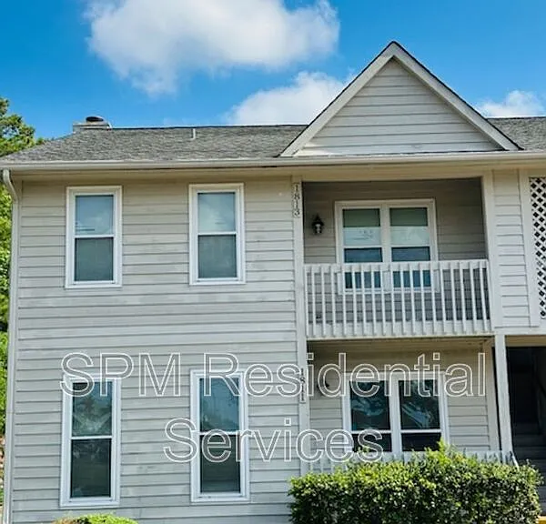 1811 Savannah Ct — Photo 1