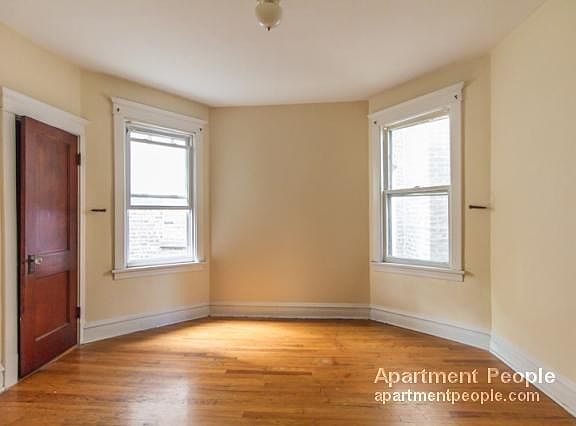 5th image of 1845 W Waveland Ave #2