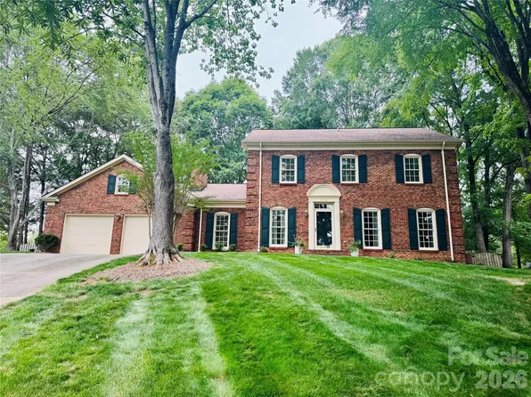 516 Eastville Ct, Matthews, NC 28105