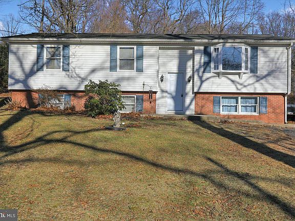 3rd image of 165 Wanner Rd