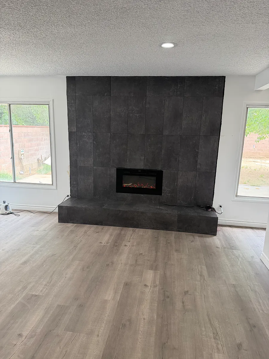 Building Photo - 38202 Delacour Dr