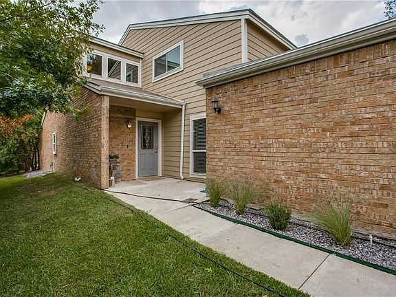 3rd image of 2704 Meadowstone Ct