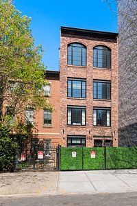 391 S 3rd St, Brooklyn, NY, 11211