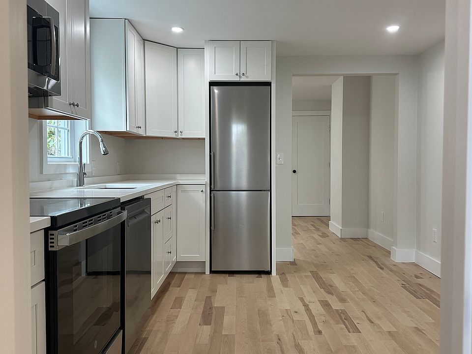 Completely new kitchen cabinets and appliances