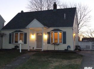 48 Hilltop Rd, Levittown, NY 11756