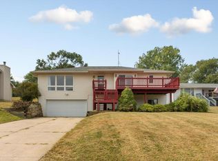 923 Beaver Lake Blvd, Plattsmouth, NE 68048