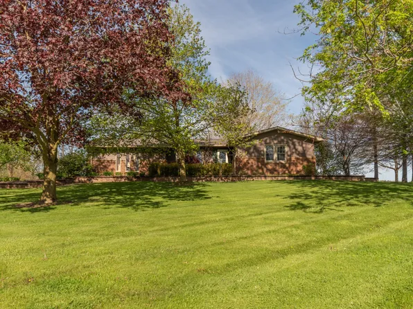 9870 James Dr, Saline, MI 48176