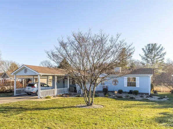 200 Riverwind Dr, Hendersonville, NC 28739