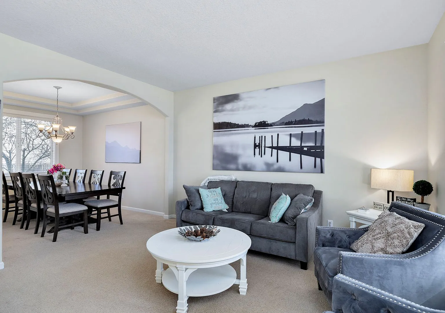 Lovely 4 bedroom home with neighborhood pool — Photo 4