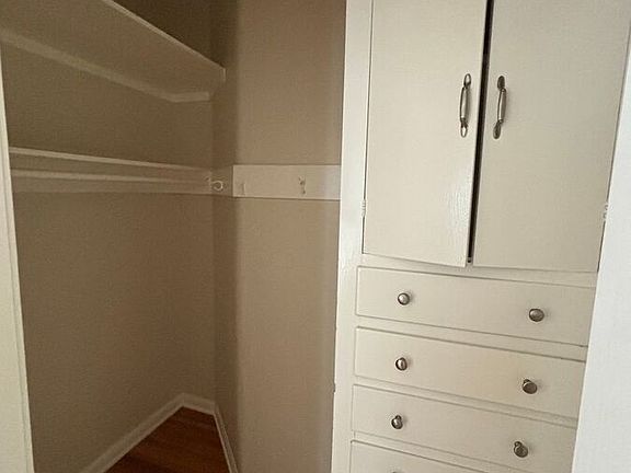 2nd image of 211 S El Molino Ave APT 10