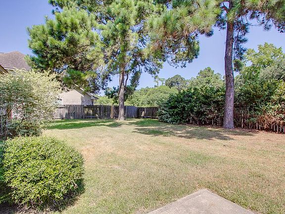 3rd image of 20010 Wood Walk Ln