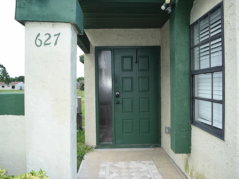 SW Jeanne St — Photo 2