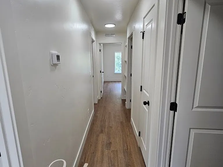 356 NW Bradford Ave — Photo 5