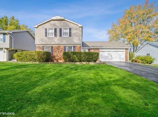 610 Twisted Oak Ln, Buffalo Grove, IL