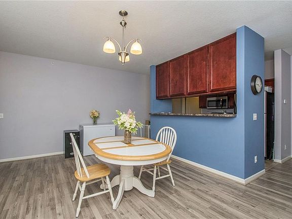 4th image of 6350 Coachlight Dr Unit 1202