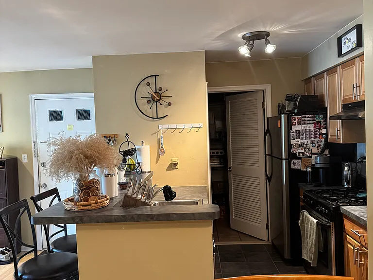329 Cozzens Ct — Photo 5