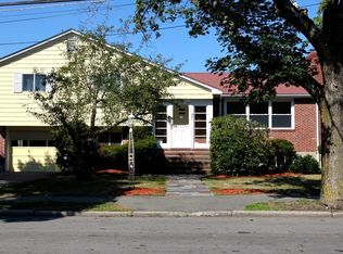 121 Olde Field Rd, Newton, MA 02459