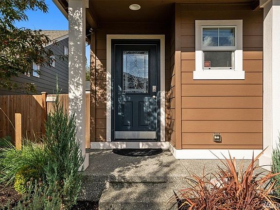 5th image of 423 200th St Sw #0030