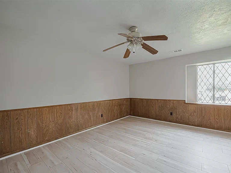 811 Loire Ln — Photo 17