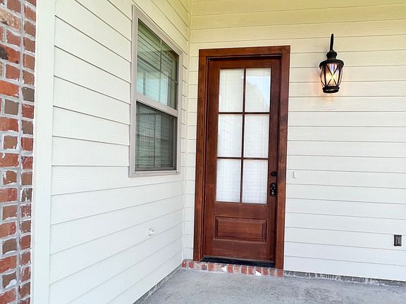 4th image of 132 River Oaks Dr