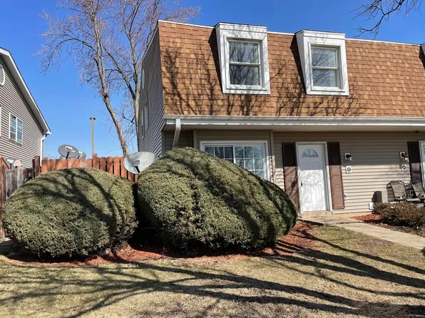 31V Fernwood Dr #31V, Bolingbrook, IL 60440