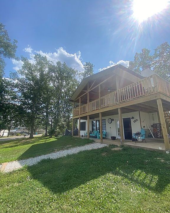 1st image of 1301 Lakeshore Dr