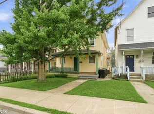 39 Broad St, Washington, NJ 07882