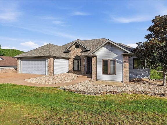 3rd image of 52 Bandy Dr