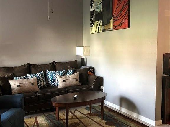 3rd image of 1506 SE 1st Pl