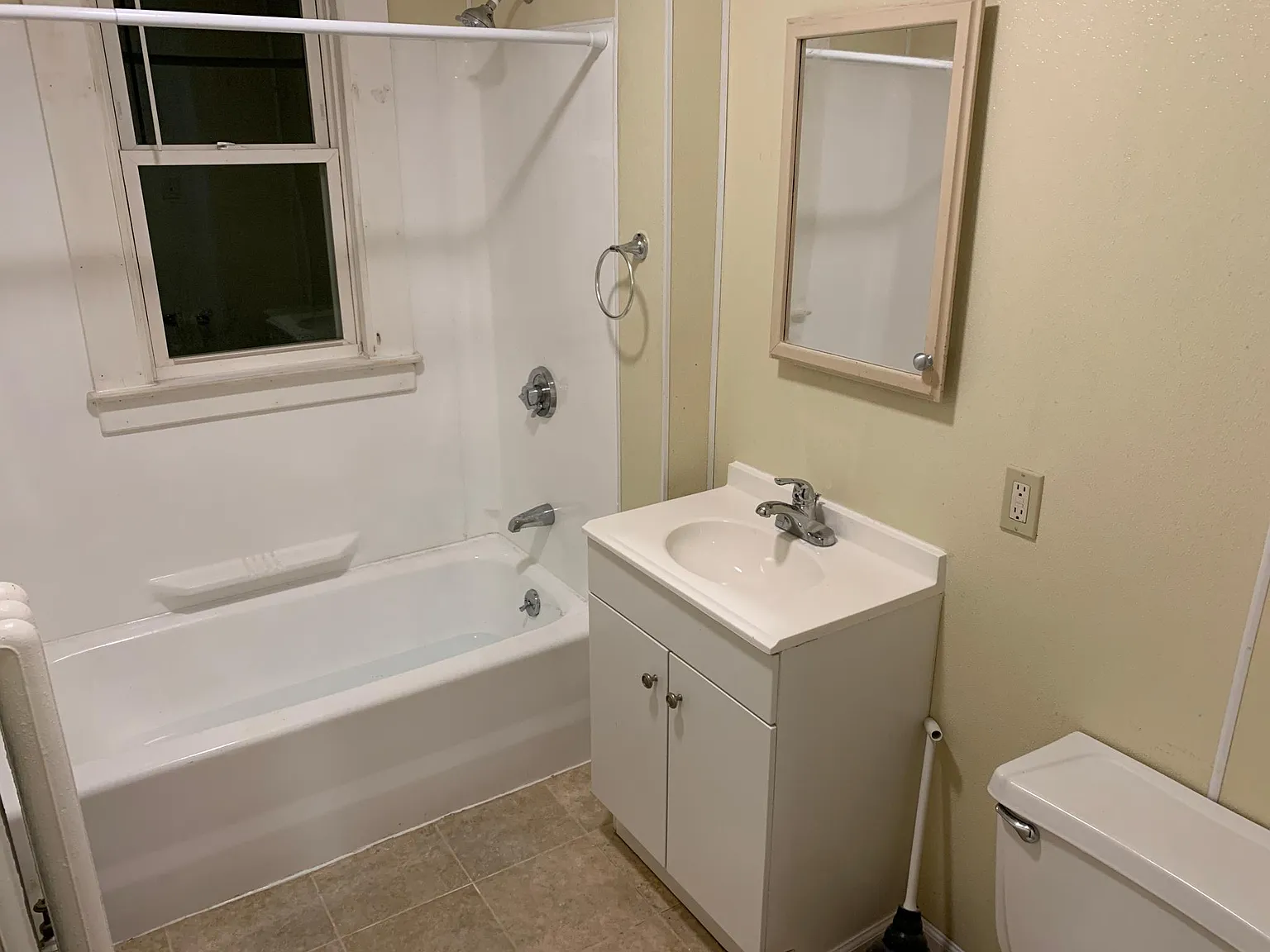 2 bed, 1200 sqft, $1,700 — Photo 3