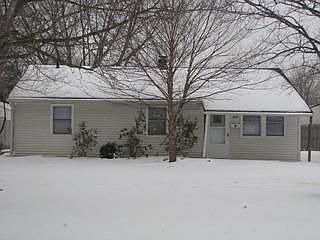 1st image of 922 East Dr