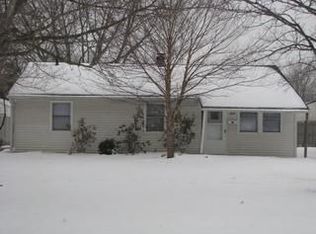 922 East Dr, Sheffield Lake, OH
