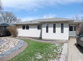 216 Dominion Rd, Assiniboia, SK S0H0B0
