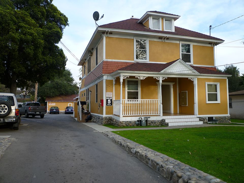1st image of 1106 N Raymond Ave #1104