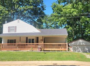 317 S Main St, Troy, IL 62294