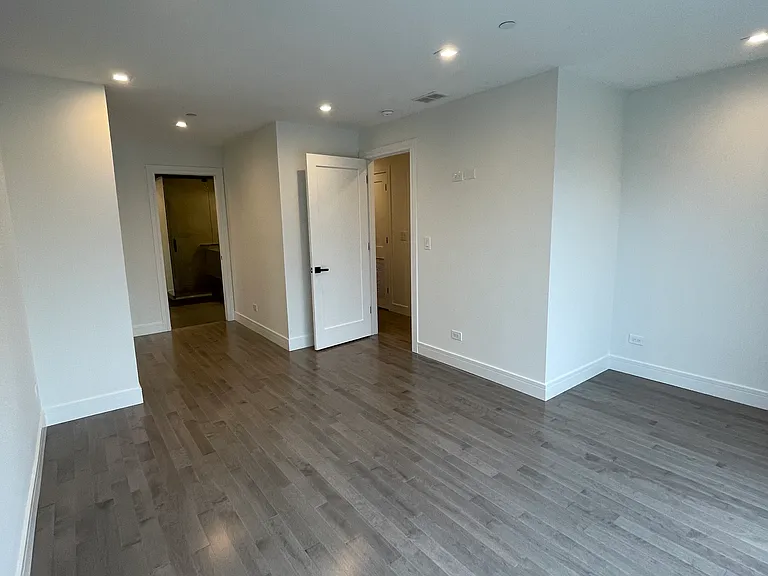 719 N Elizabeth St #3N — Photo 15