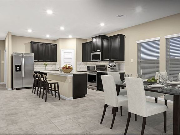 3rd image of 102 Dakota Rdg