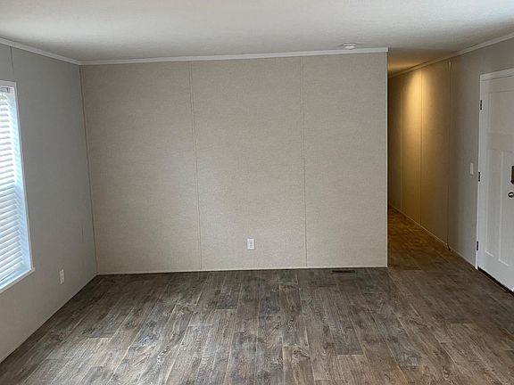 3rd image of 251 Park Ln