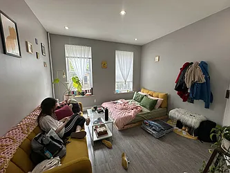 Rented by R New York