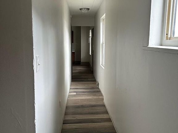 3rd image of 202 N Lincoln Ave APT 2
