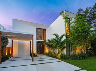 8641 Arboretum Ln, Miami, FL 33138
