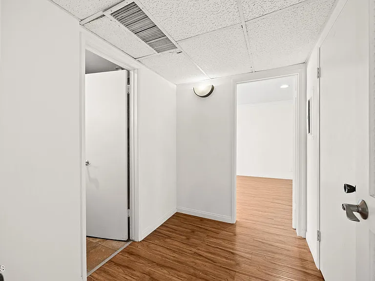 1339 N Columbus Ave #204 — Photo 16