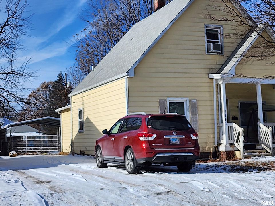 2nd image of 2141 S 13th St