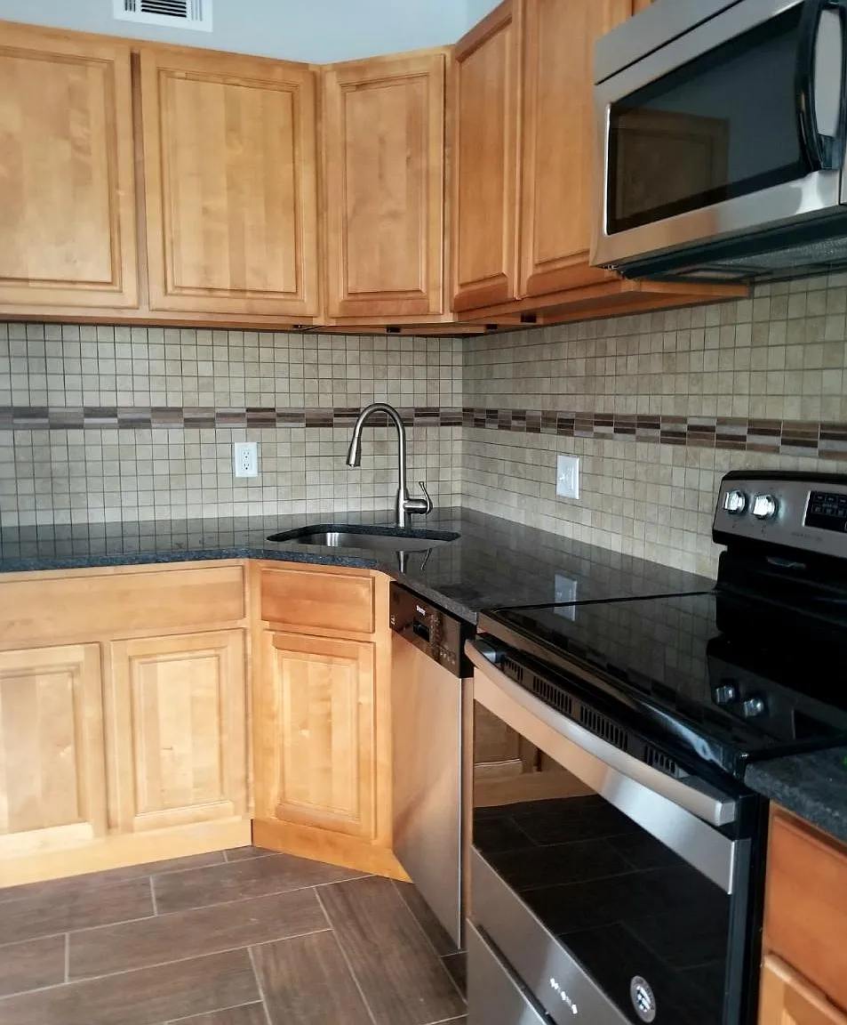 2 bed, 1100 sqft, $1,400 — Photo 3
