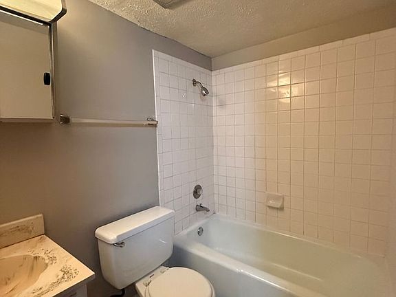 3rd image of 6917 Military Ave #4
