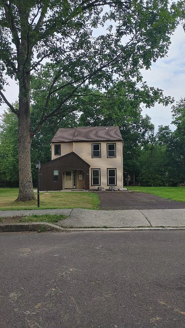 2 bed, 1000 sqft, $1,750 — Photo 1